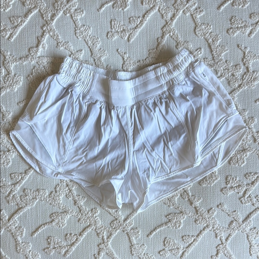 Lululemon Hotty Hot Shorts 2.5”